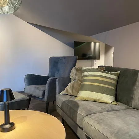 Appartement 3, Penthouse. *
