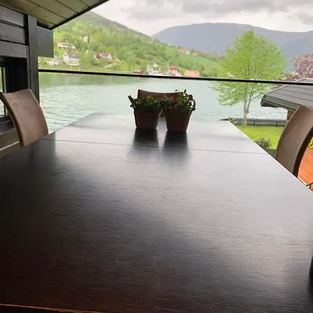 3, Penthouse. * Olden
