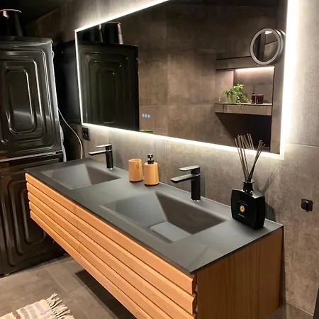 Lejlighed 3, Penthouse. Olden