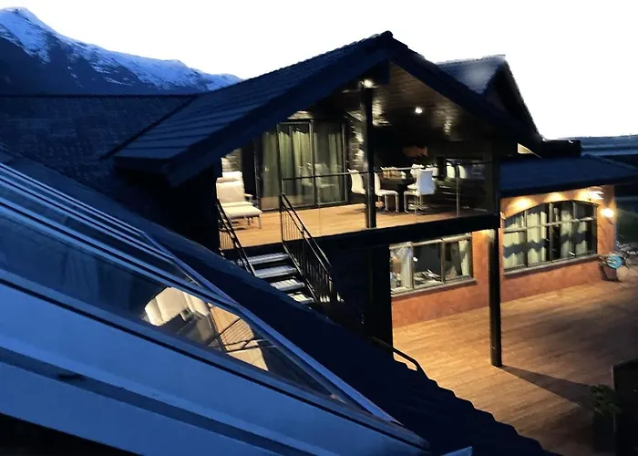 3, Penthouse. Apartamento *