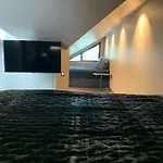 דירה 3, Penthouse. אולדן