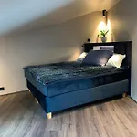 3, Penthouse. * אולדן