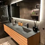 דירה 3, Penthouse. אולדן