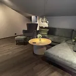 דירה 3, Penthouse. *