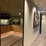 דירה 3, Penthouse. *