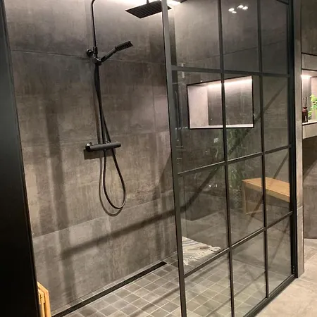 3, Penthouse. *