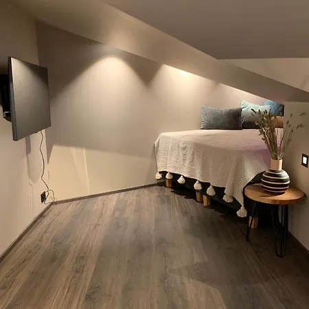 3, Penthouse.